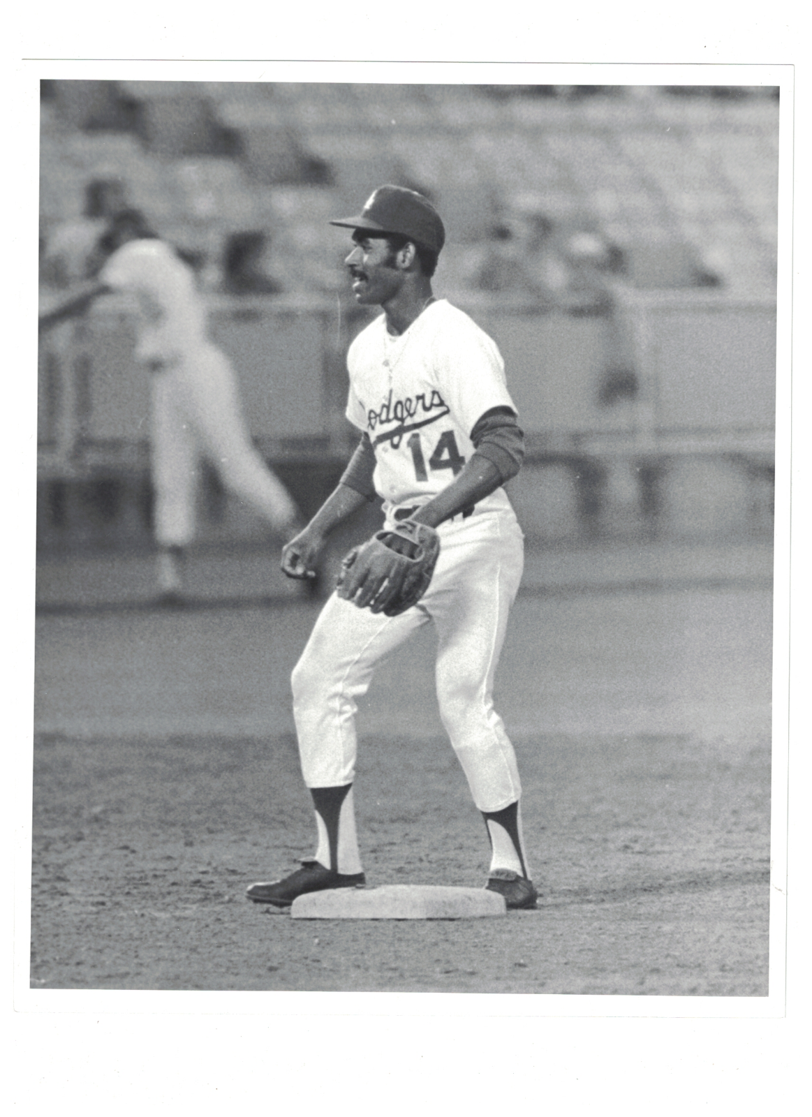 Ivan De Jesus Los Angeles Dodgers 8x10 Vintage Baseball Photo Poster painting RH1