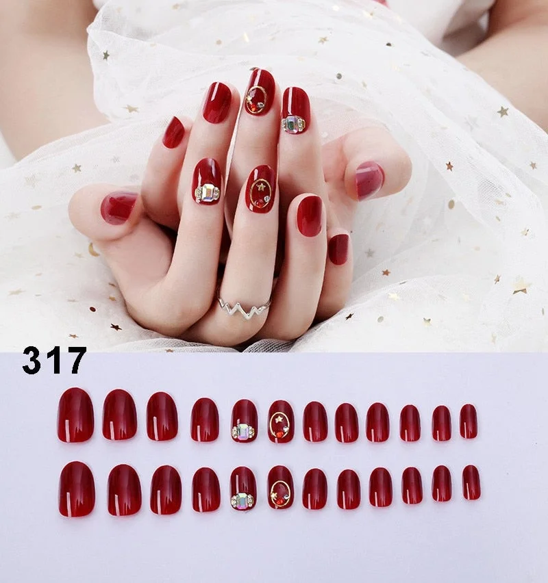 24Pcs Fake Fingernails Full Cover Short Round Press on Nails Dripping Shape Heart Pendant Nail Tips Wearable Fake Art with Glue-Nail Inspo