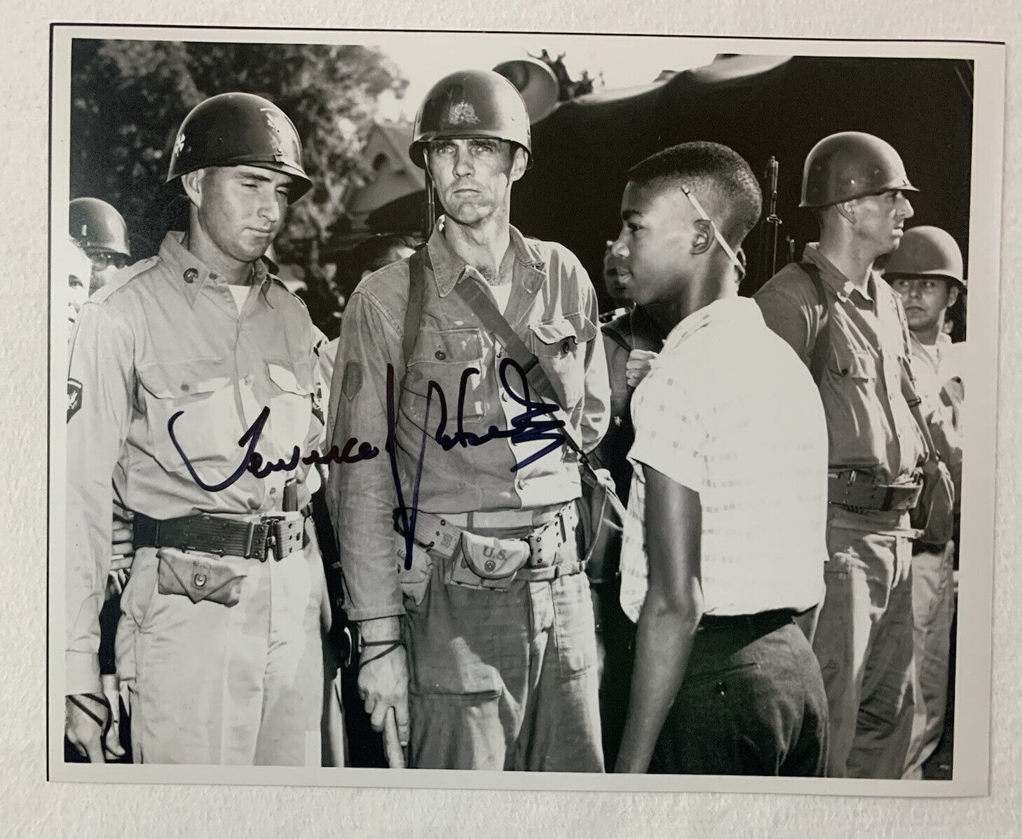 TERRENCE ROBERTS HAND SIGNED 8x10 Photo Poster painting LITTLE ROCK NINE AUTOGRAPH COA