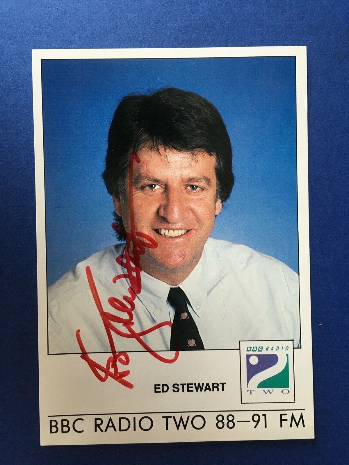 ED STEWART - LATE GREAT RADIO & TV PRESENTER - SUPERB SIGNED COLOUR Photo Poster painting