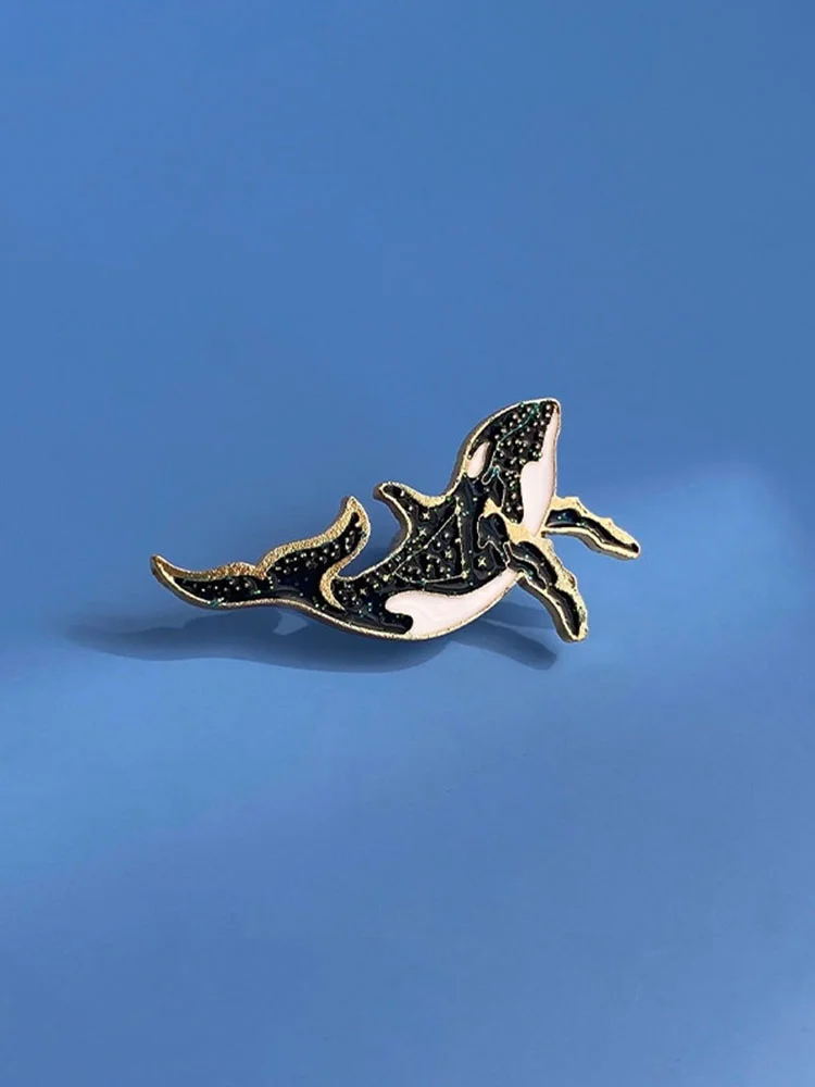 Wunderschöne Sternenwal-Brosche