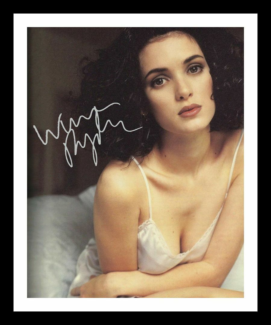 Winona Ryder Autograph Signed & Framed Photo Poster painting 1