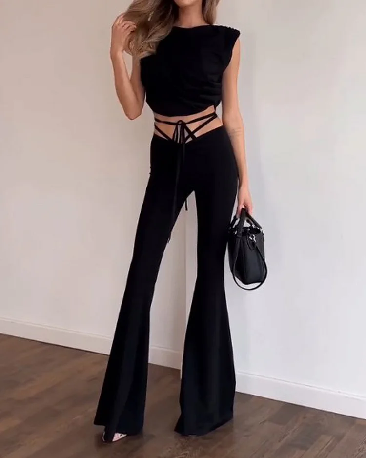 Sleeveless cross-strap two-piece suit