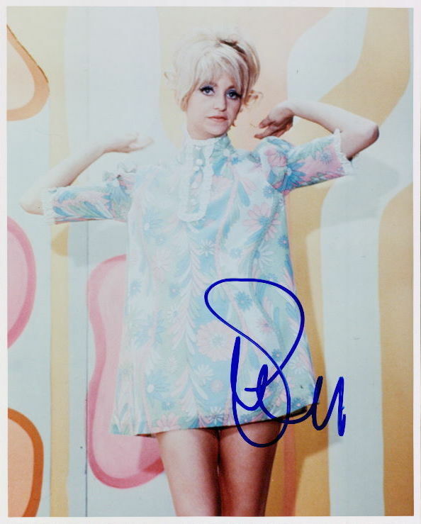 Goldie Hawn signed 8x10 Photo Poster painting In-person