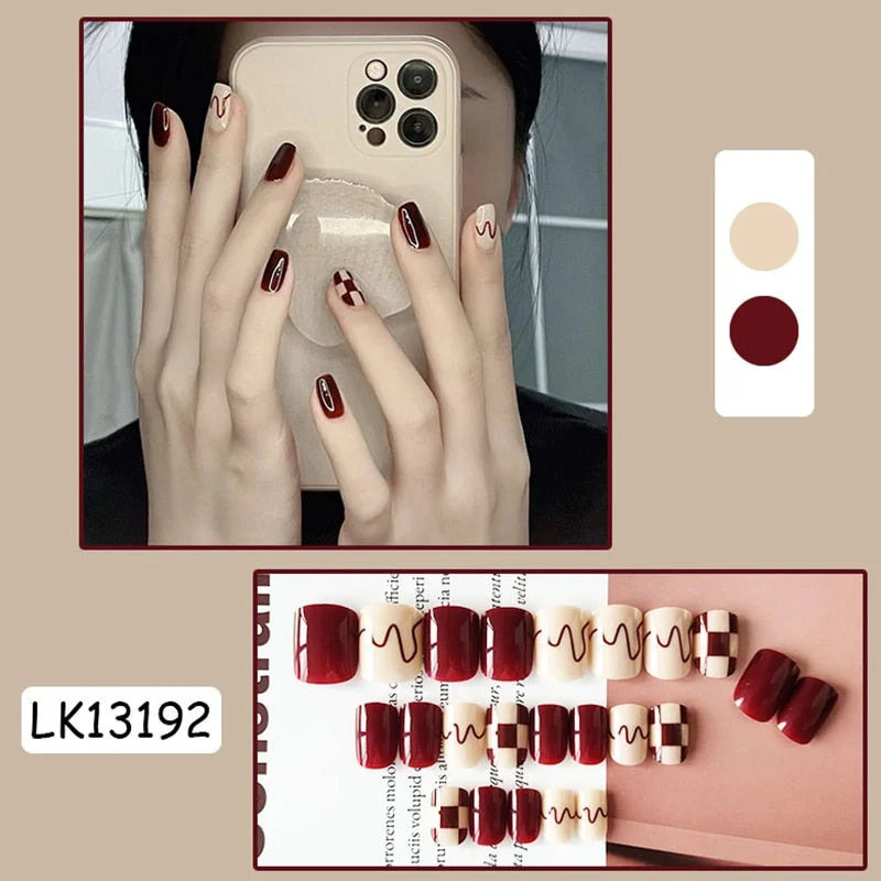 24Pcs Fashion Short Round Head Fake press on Nail Cute MilkTea Color Shiny Gold Foil Blooming Gradient artificial nail with glue-Nail Inspo