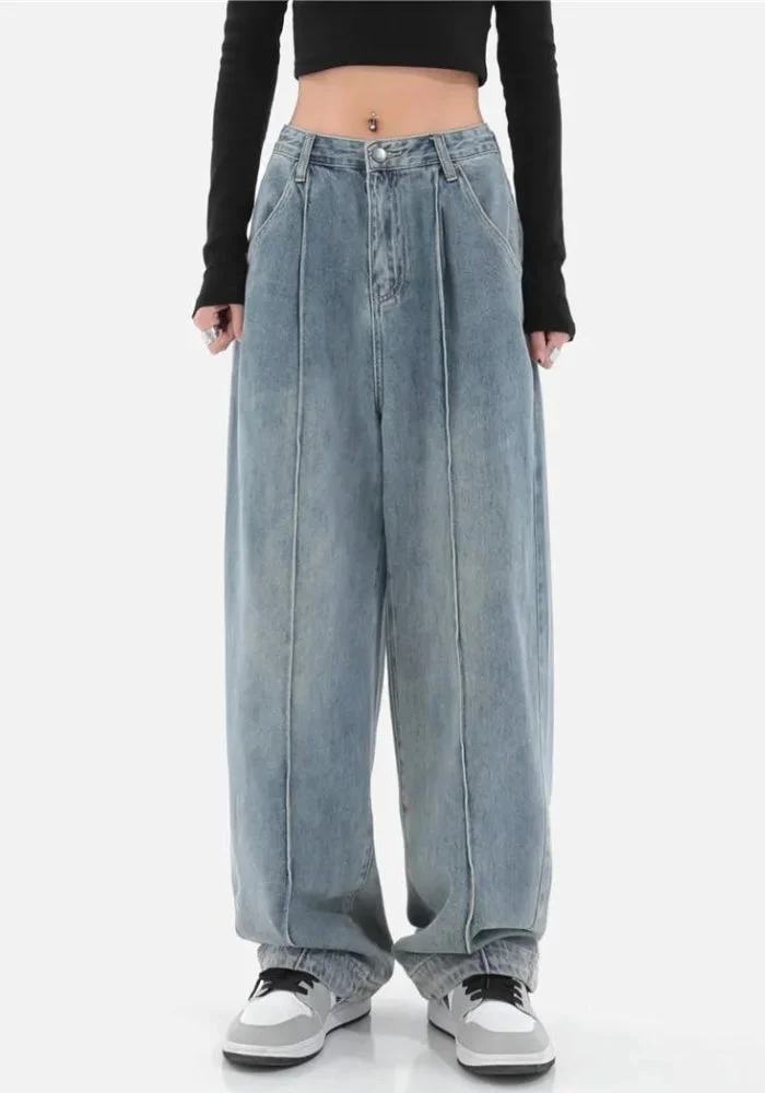 Brownm Pleated Baggy Jeans