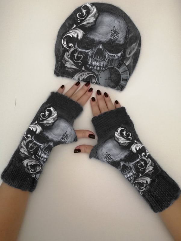 Vintage skull print knitted hat + fingerless gloves set