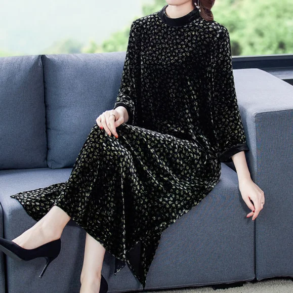 Elegant Velvet Loose-fitting Long-sleeved Dress