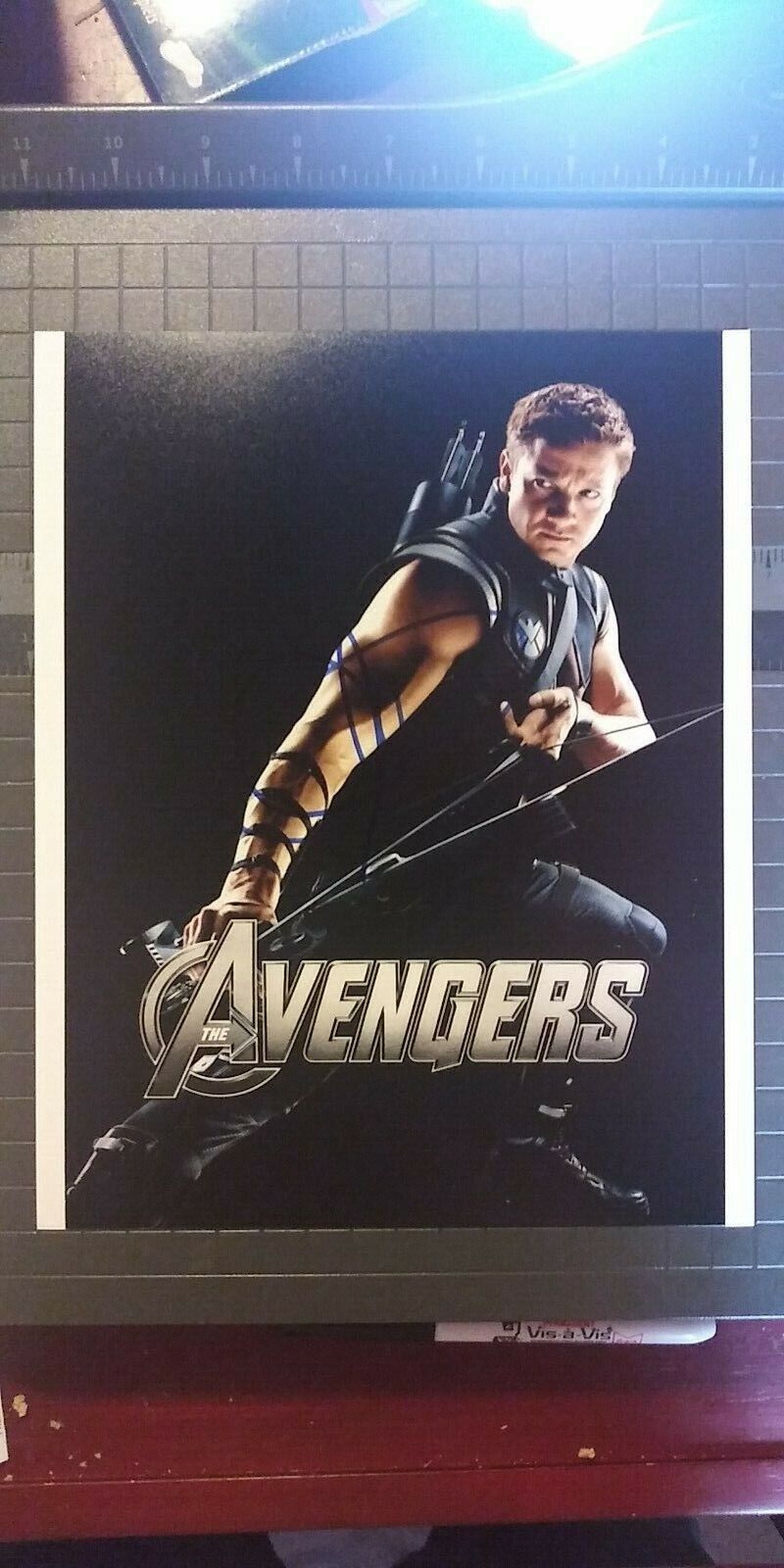 Jeremy Renner signed 8x10