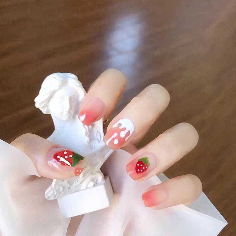 24pcs/box fake short nails with glue round head Finished Nails Manicure Patches Strawberry Patches press on nails with designs