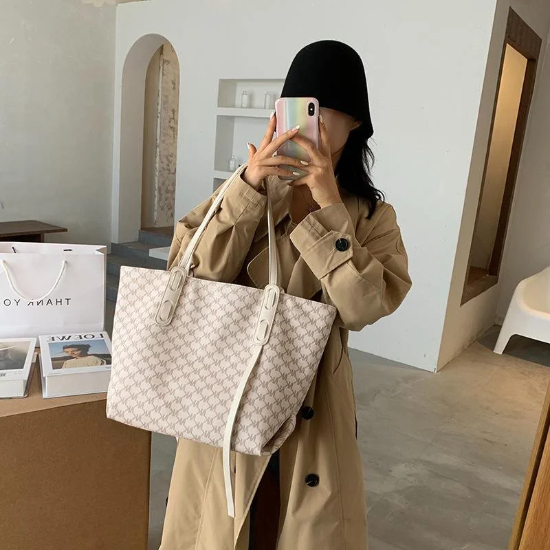 Vintage Large Capacity Tote Bag