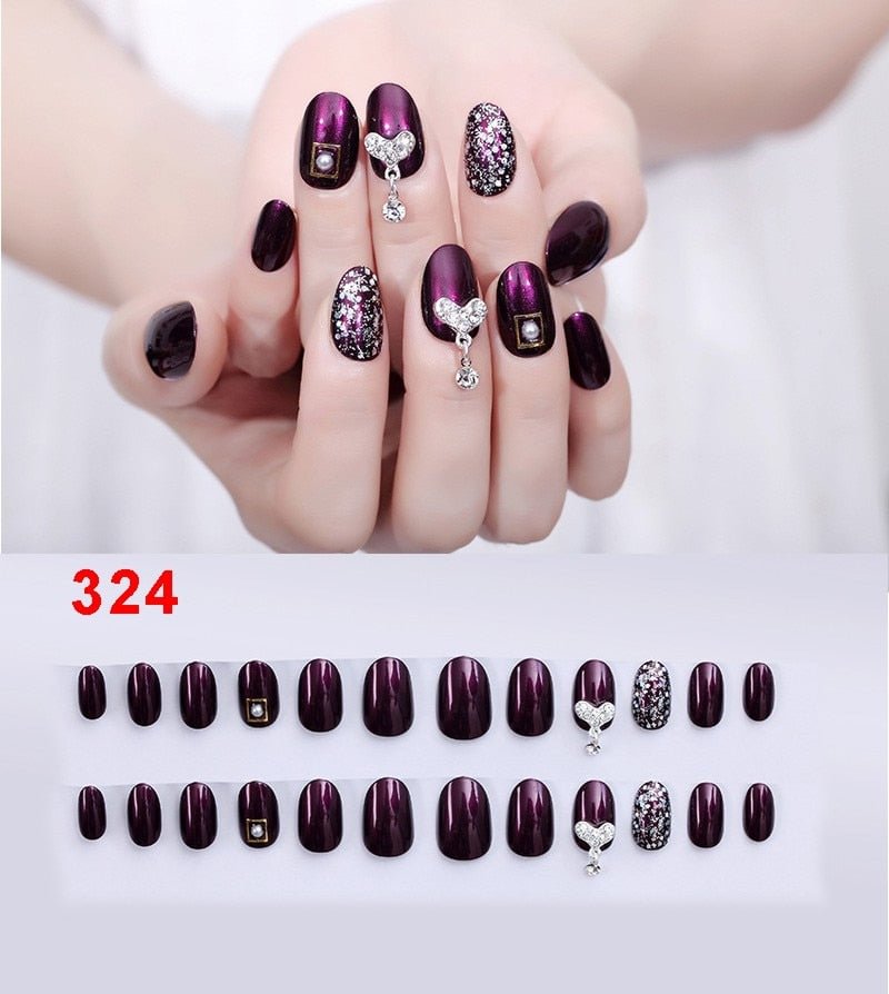 24Pcs Fake Fingernails Full Cover Short Round Press on Nails Dripping Shape Heart Pendant Nail Tips Wearable Fake Art with Glue