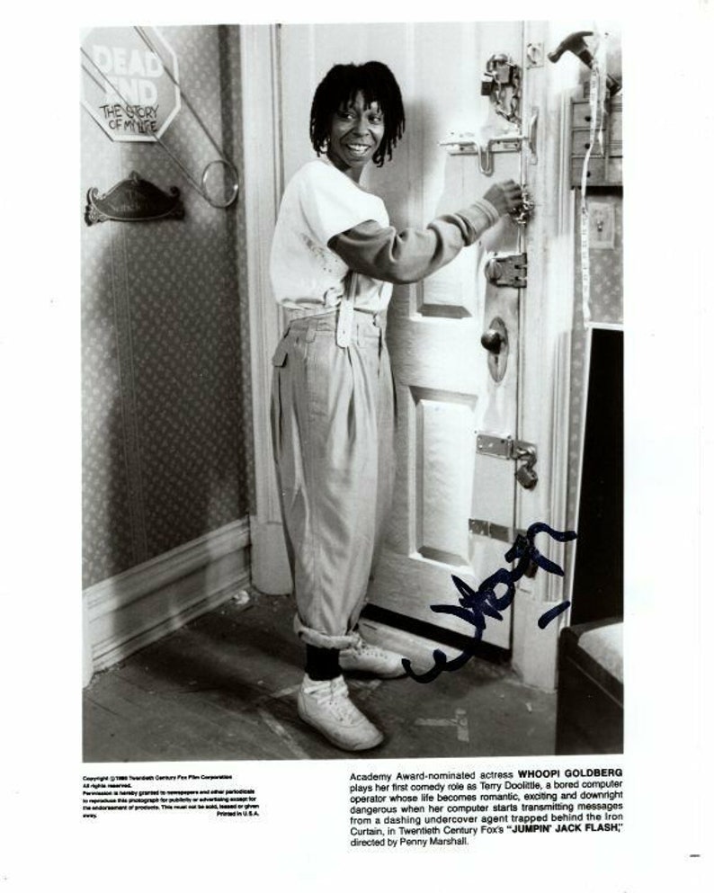 Whoopi goldberg signed jumpin jack flash terry doolittle original press Photo Poster painting