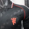Joyfball 2025/2026 Long Sleeve Player Version Manchester United Retro Football Shirt 1:1 Thai Quality（The player version jersey is a bit tight, please pay attention to the size selection）