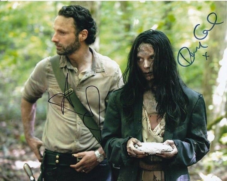 Kerry condon & andrew lincoln signed autographed the walking dead Photo Poster painting