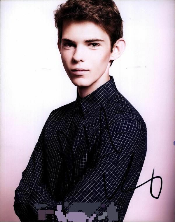 Robbie Kay authentic signed celebrity 8x10 Photo Poster painting W/Cert Autographed 32416c1