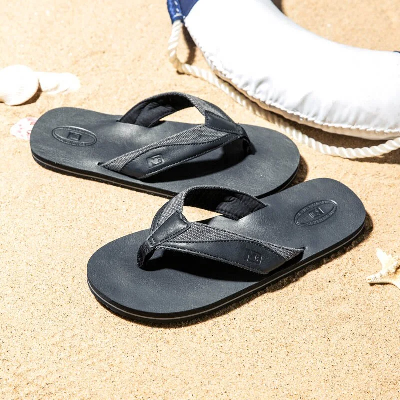 Summer Men Slippers Shoes Cool Light Sandals Beach Slippers Comfortable Fashion Men's Casual Shoes Big Size 48 Men Flip Flops