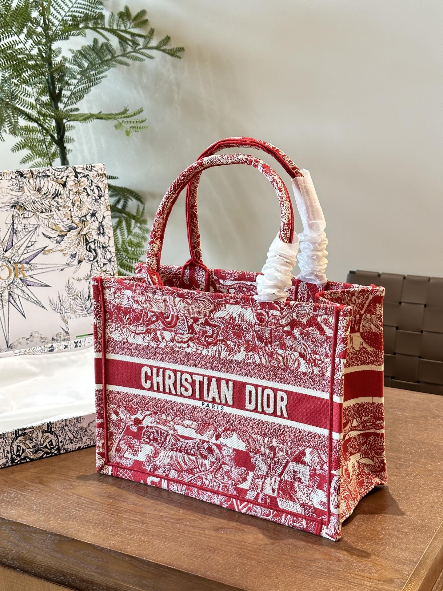 22990f05cde9bf4044ca66afdd00d512