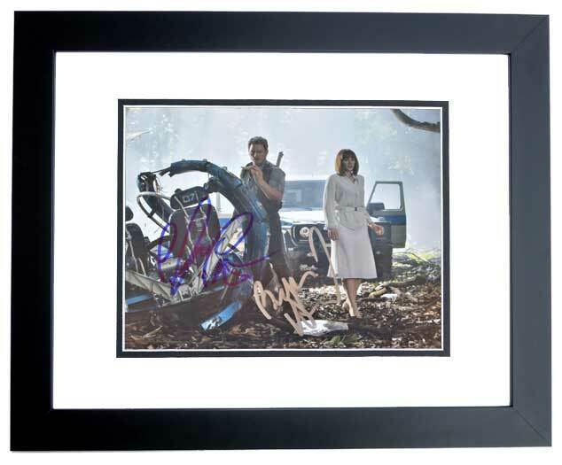 Chris Pratt and Bryce Dallas Howard Signed Jurrassic World 8x10 Photo Poster painting FRAMED