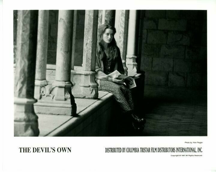 Natascha Mcelhone The Devil's Own 1997 Press 8X10 Photo Poster painting movie still