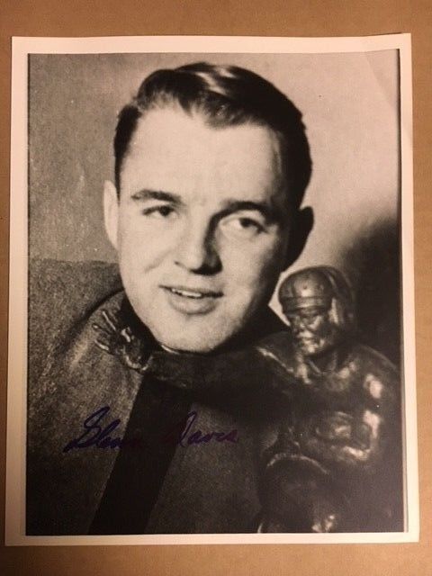 GLENN DAVIS Signed 8x10 Picture with Heisman Trophy COA