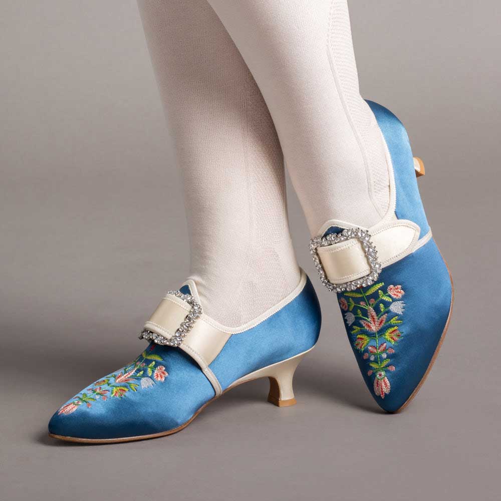 Blue & Beige Rhinestone Buckle Vintage Shoes with Floral Embroidery Nicepairs