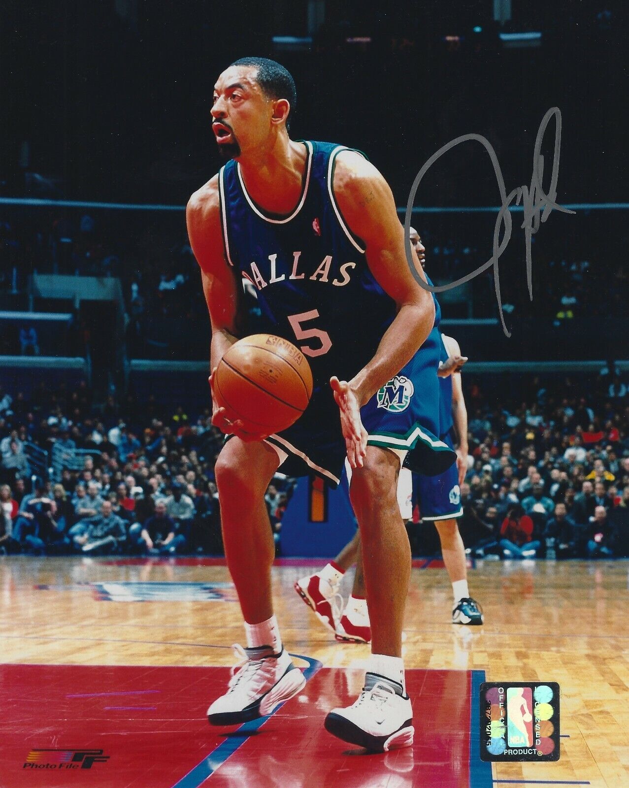 Signed 8x10 JUWAN HOWARD Dallas Mavericks Autographed Photo Poster painting w/COA