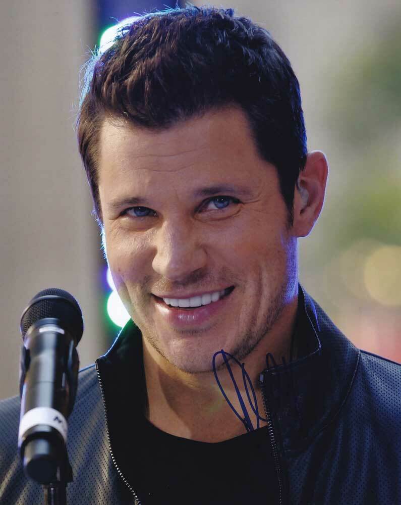 Nick Lachey In-person AUTHENTIC Autographed Photo Poster painting SHA #80295