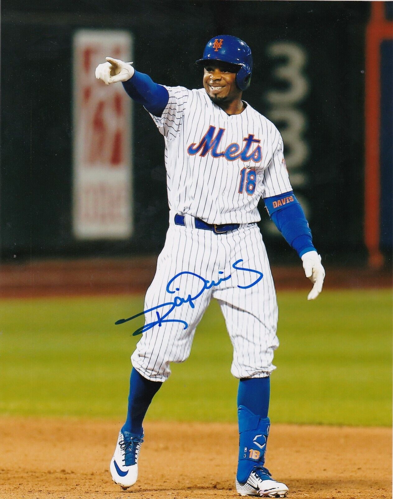 RAJAI DAVIS NEW YORK METS ACTION SIGNED 8x10