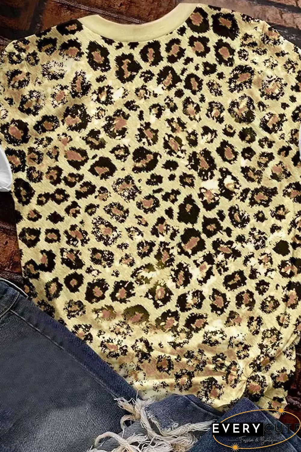Leopard PRAY Print Bleached T-shirt