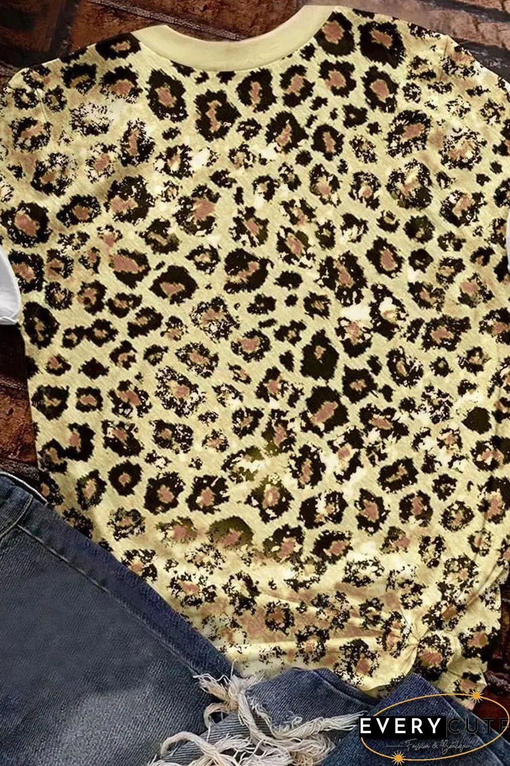 Leopard PRAY Print Bleached T-shirt