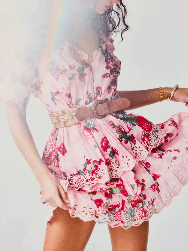 Short sleeve lace cake dress