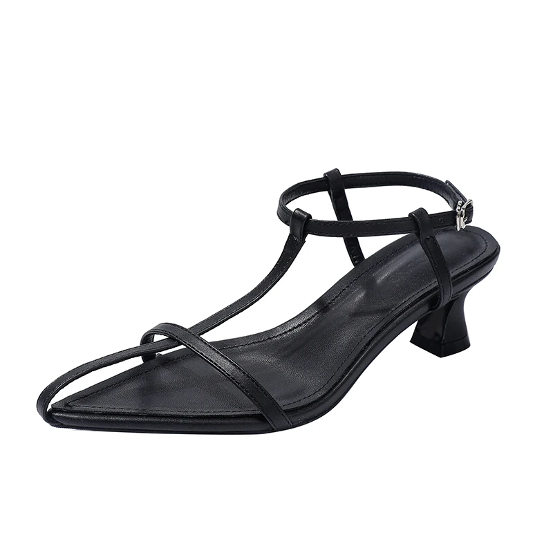 Spring and autumn 2025 Versatile The beach sandals are extremely simple, with perforated thin straps and open-toe high heels