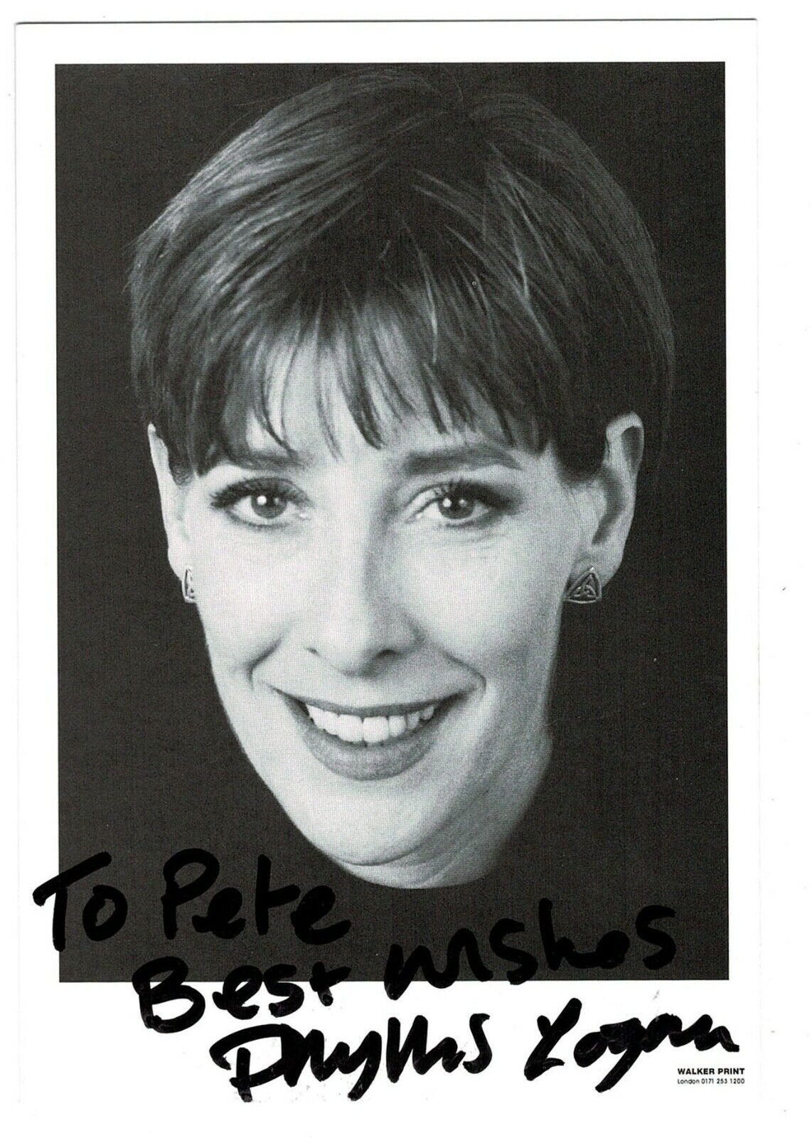 Phyllis Logan signed autographed Photo Poster painting! AMCo! 14480