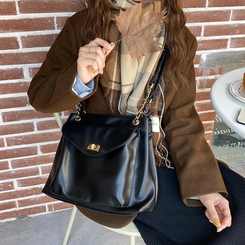 New Fashion Large Capacity Simple Retro Satchel Joker Shoulder Crossbody Bag Ladies Bag