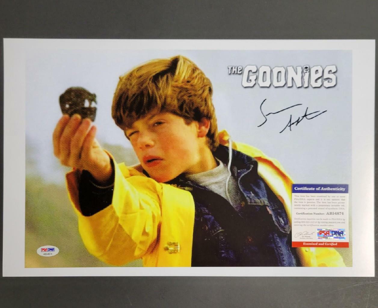 Actor Sean Astin signed Goonies 11x17 Photo Poster painting Autograph ~ PSA/DNA COA