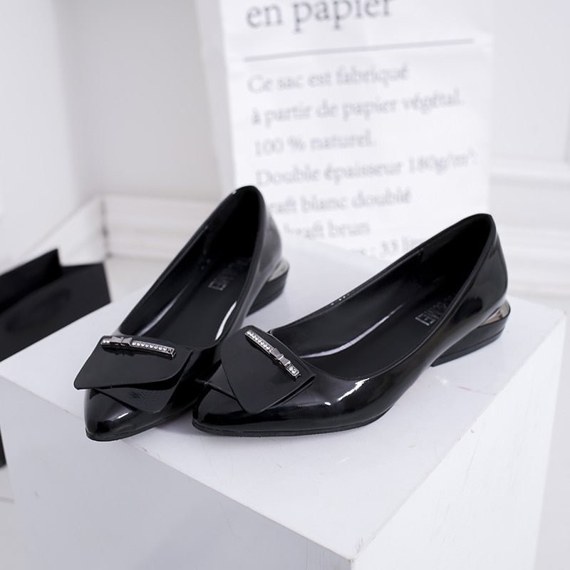 2020 Elegant Red Pointed Toe Flat Shoes Women Patent Leather Flats Fashion Slip On Ladies Shoes Lady Slip On Ballet Office Shoes