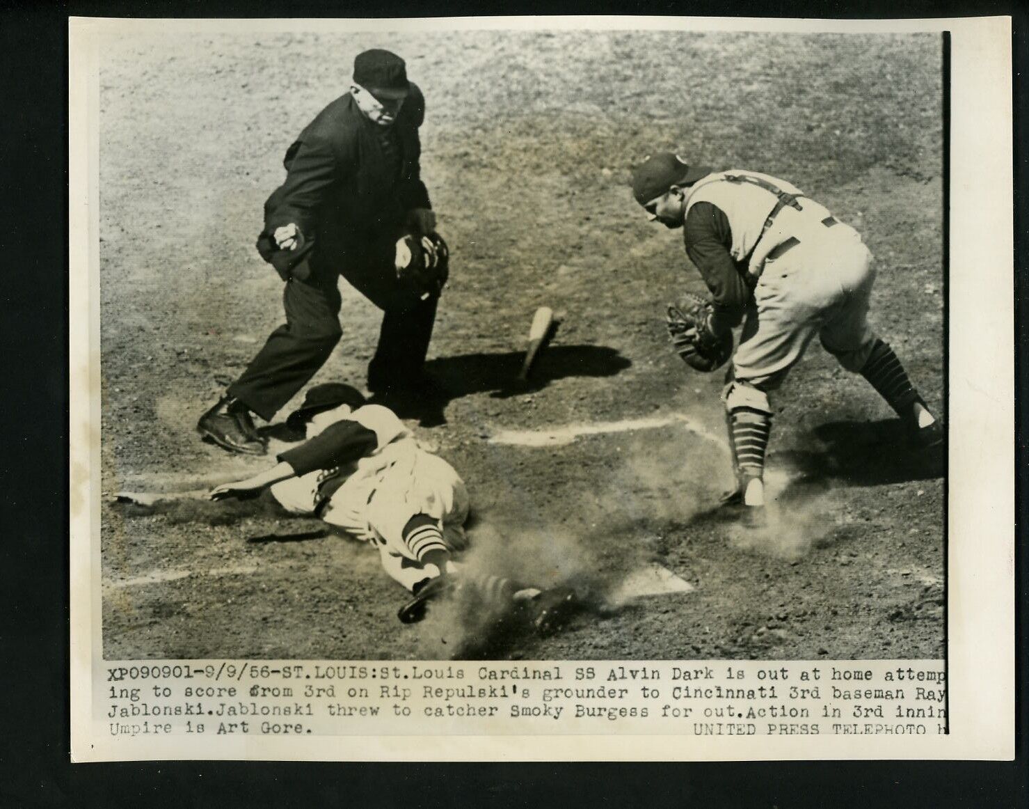 Smoky Burgess Al Dark Umpire Art Gore 1956 Press Photo Poster painting Cardinals Cincinnati Reds