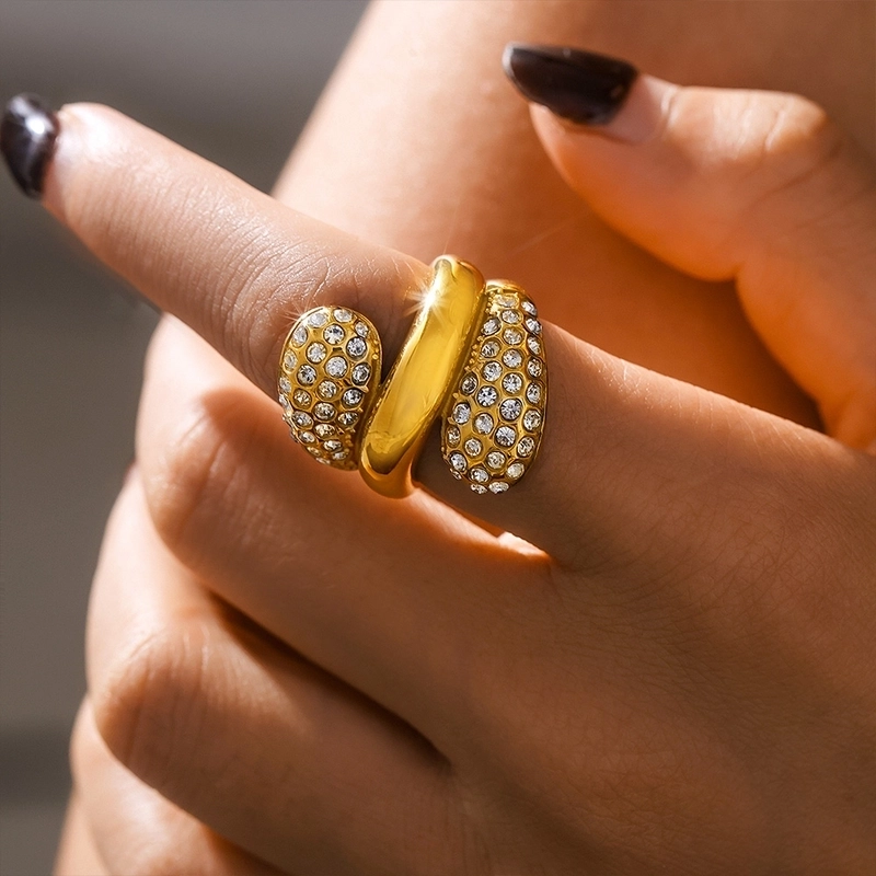 Elegant Luxurious Vacation Geometric Titanium Steel Rhinestones 18K Gold Plated Inlay Rings