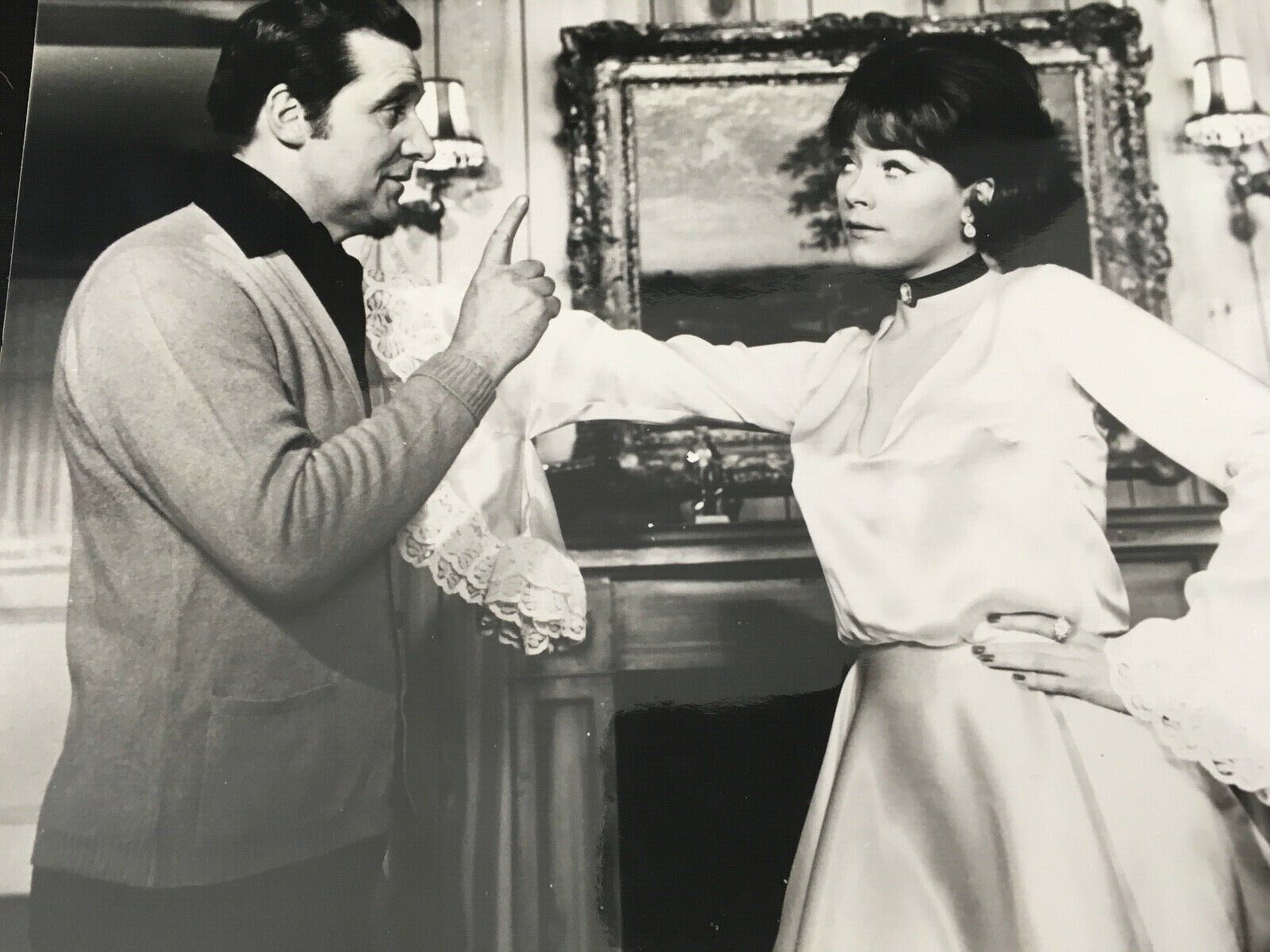 LINDA THORSON & PATRICK MACNEE - THE AVENGERS CAST - EXCELLENT UNSIGNED Photo Poster painting