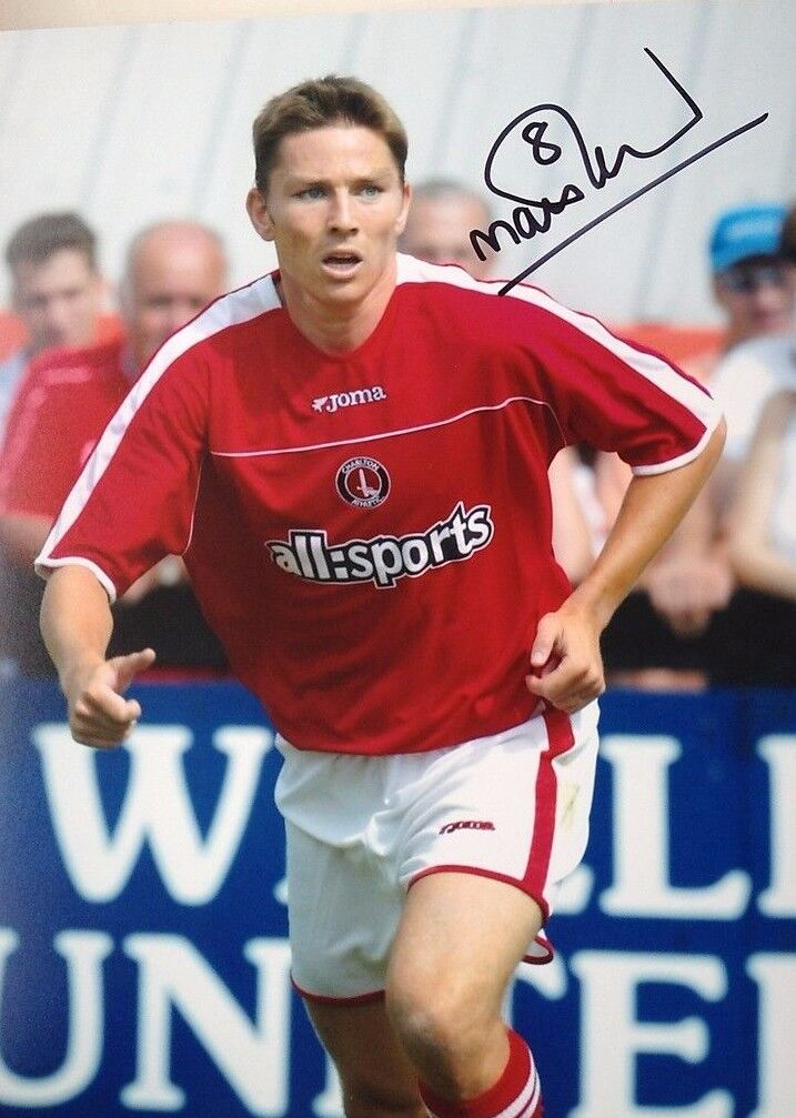 MATT HOLLAND - CHARLTON ATHLETIC LEGEND - SIGNED COLOUR ACTION Photo Poster painting