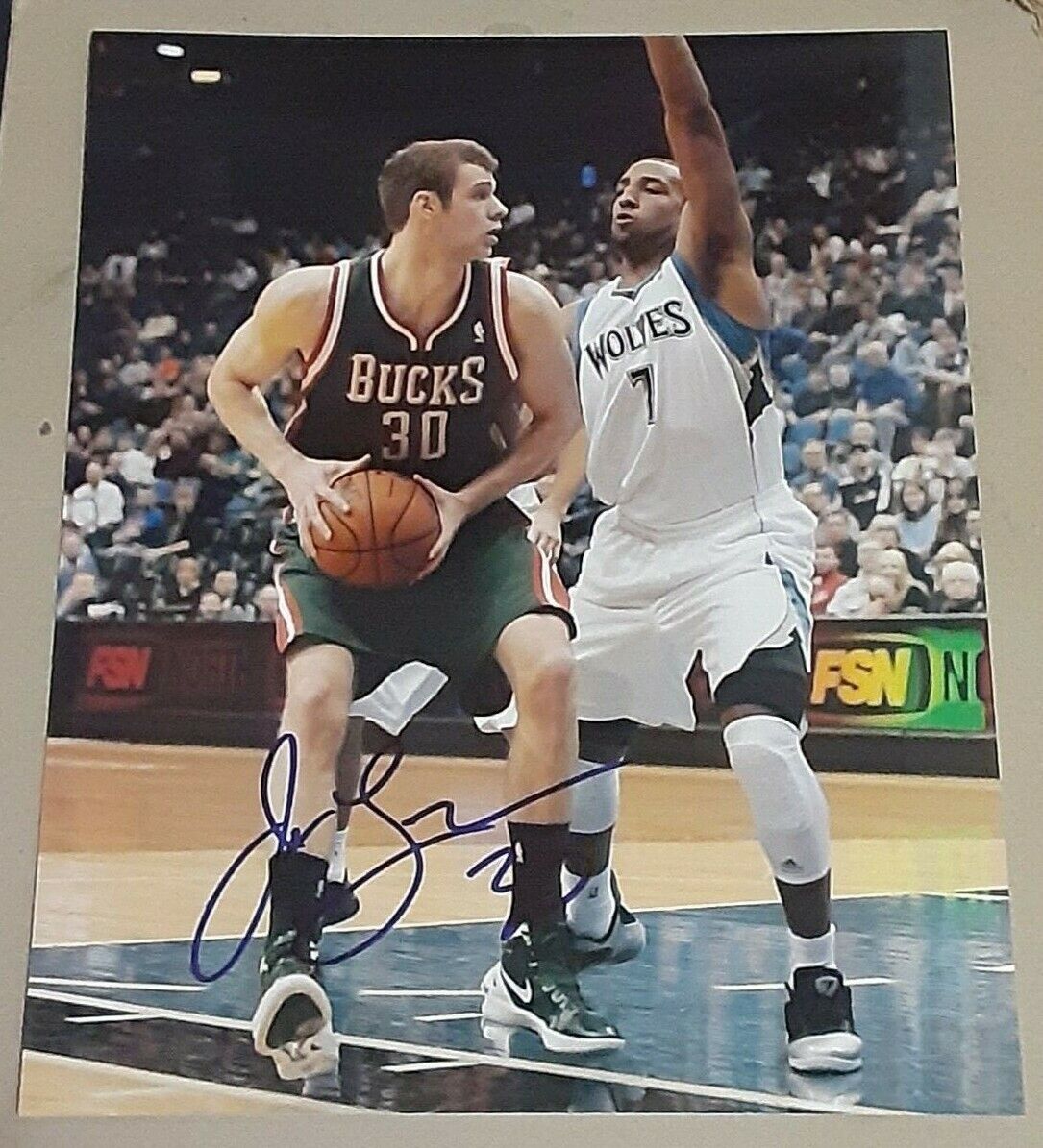 Jon Lauer Milwaukee Bucks SIGNED AUTOGRAPHED 8X10 Photo Poster painting COA Basketball Badgers