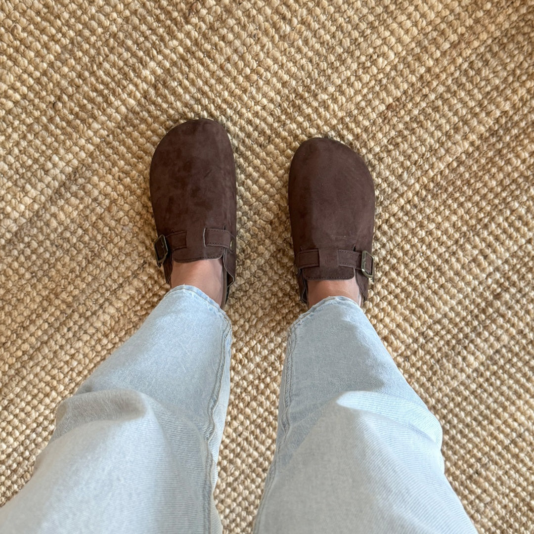 nordic_peace_suede_clogs