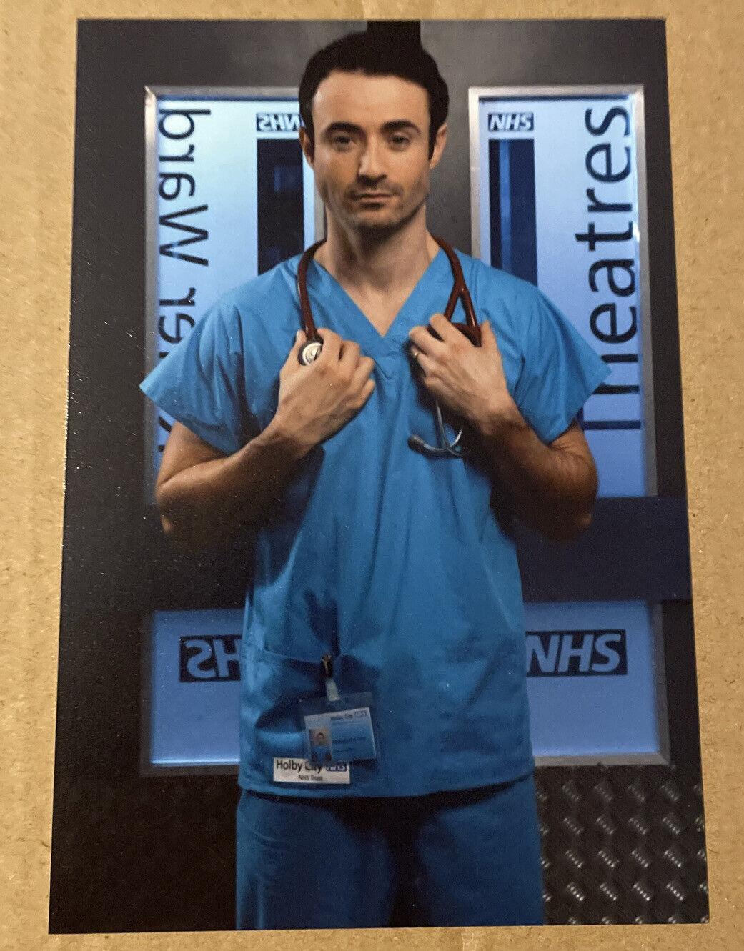 JOE MCFADDEN *RAF* HOLBY CITY HAND SIGNED 6x4 Photo Poster painting AUTOGRAPH (Signed on back)