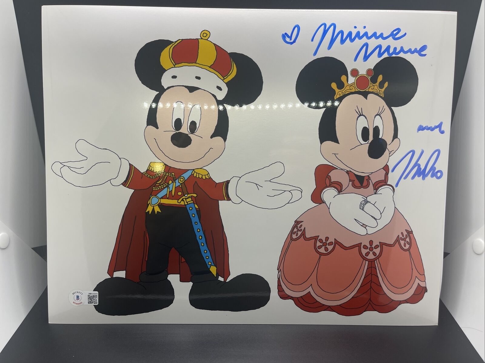 KAITLYN ROBROCK signed 11x14 Photo Poster painting Disney MINNIE MOUSE Beckett Authentication D6