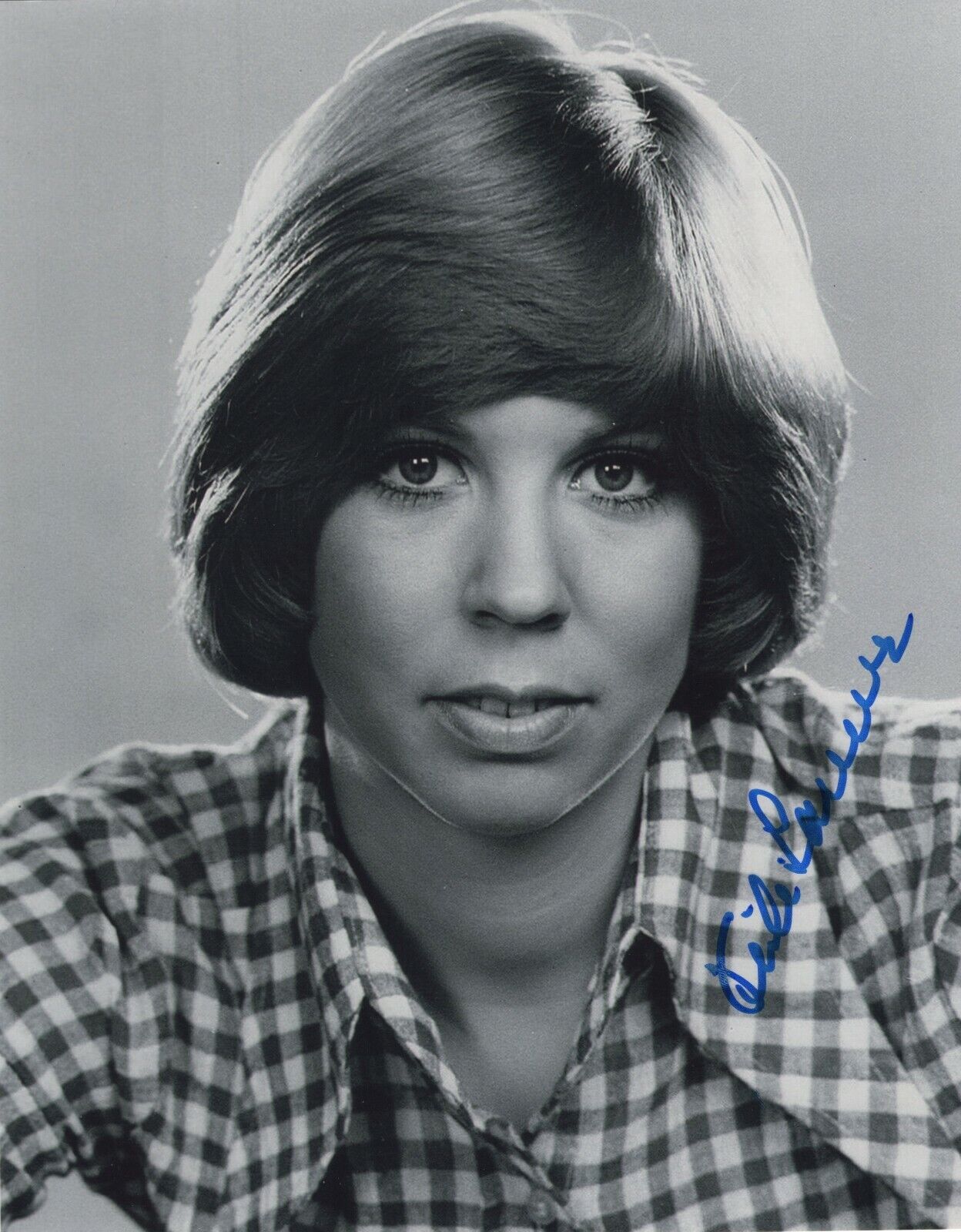 VICKI LAWRENCE SIGNED AUTOGRAPH 8X10 Photo Poster painting MAMA'S FAMILY CAROL BURNETT SHOW