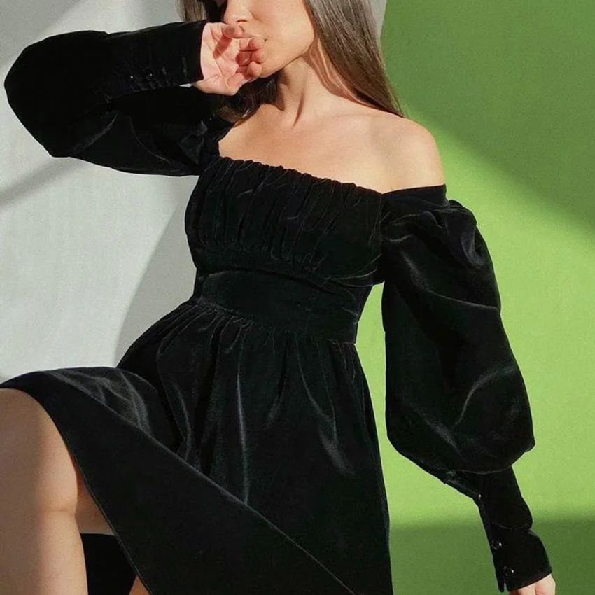 Puff sleeve velvet dress