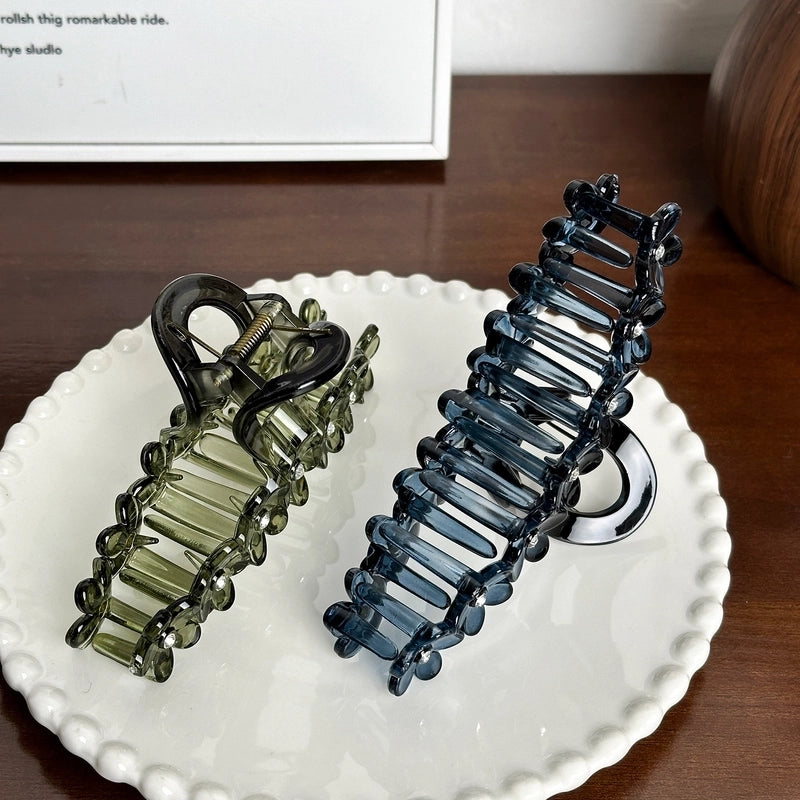 Women’s Retro Flower Plastic Resin Flowers Hair Claws