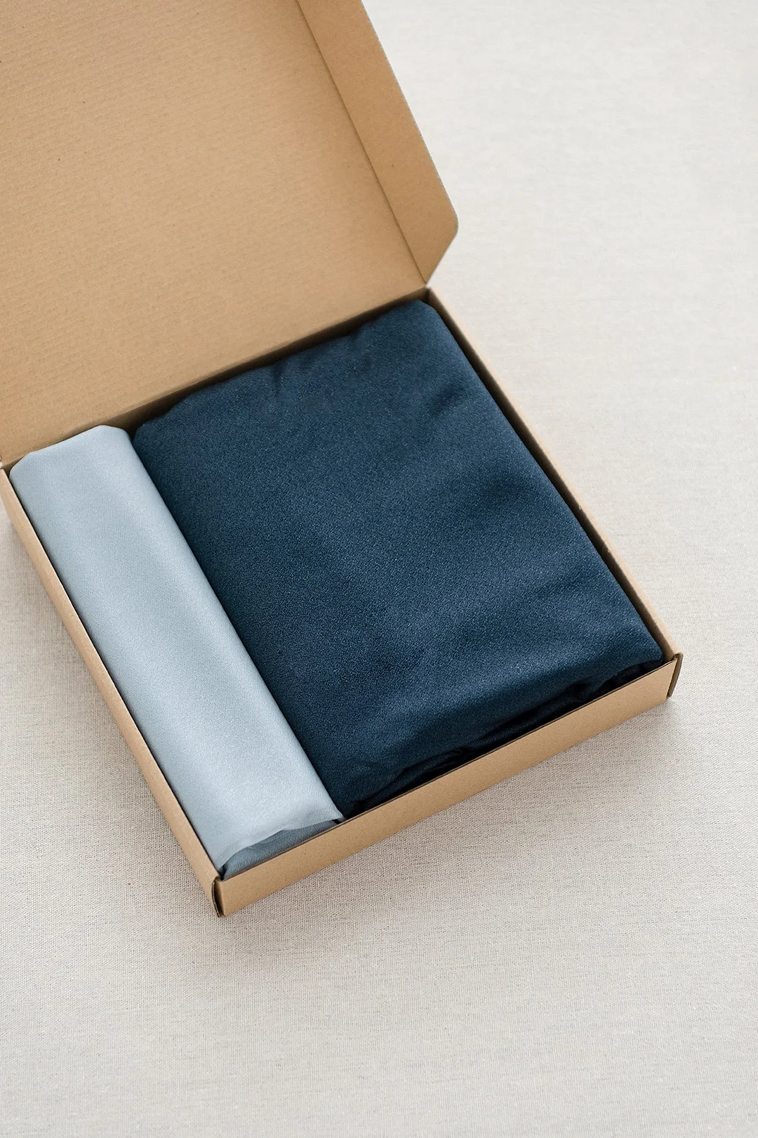 Head Table Flower Garland in Burgundy & Navy