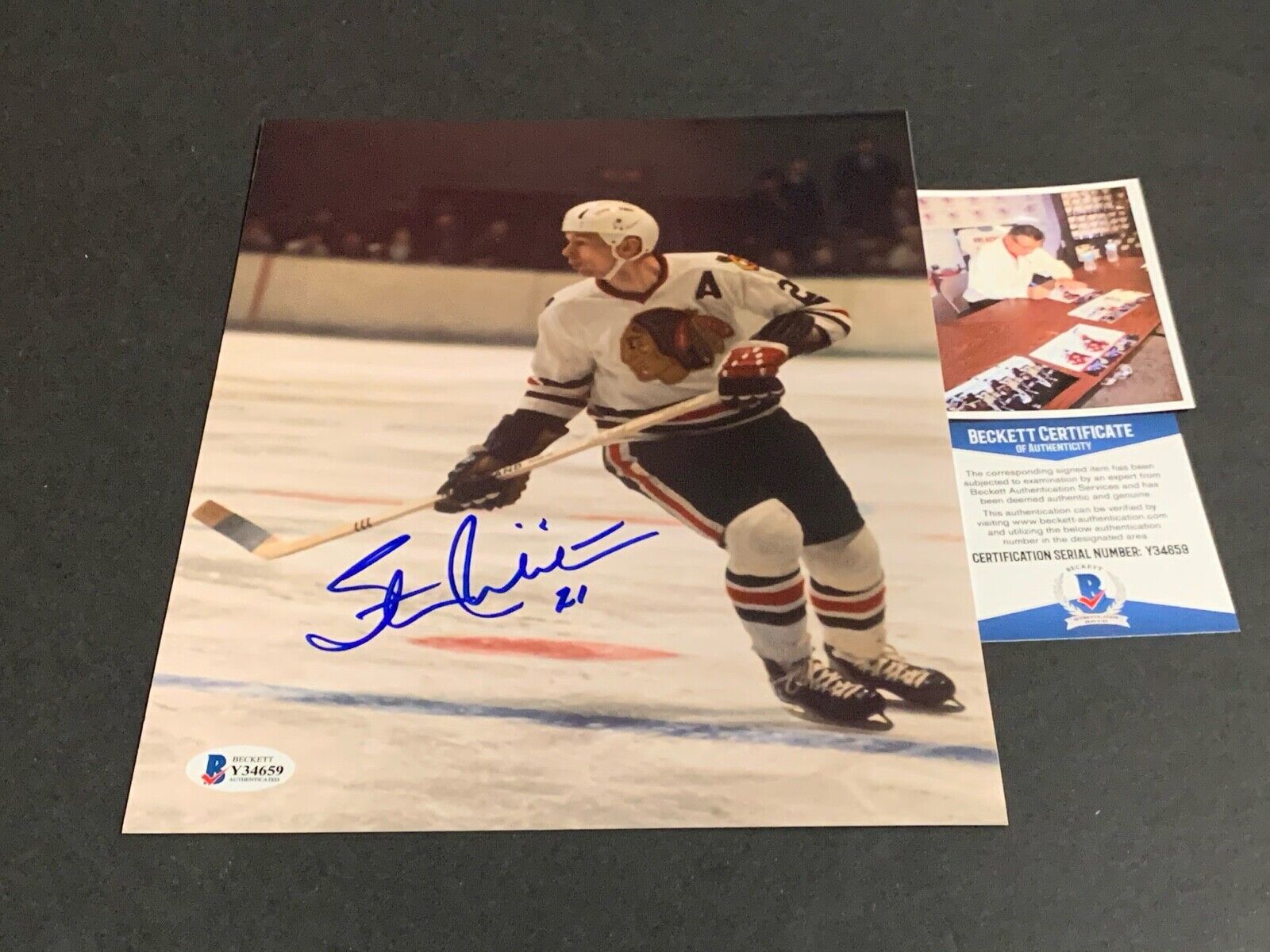 Stan Mikita Chicago Blackhawks Autographed Signed 8x10 Beckett COA